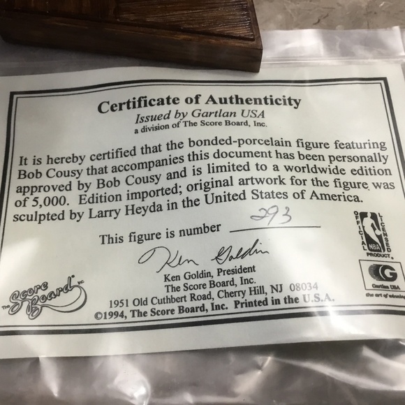 Bob Cousy 14 “Smooth Operator “ #293 of 5,000 made worldwide. BOSTON CELTICS FAN - Picture 2 of 16